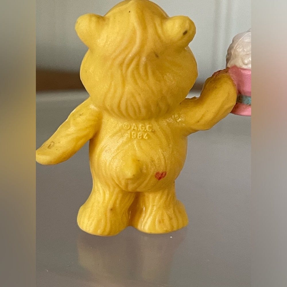 SOLD Vintage 1984 Love a Lot Birthday Care Bear Figurine - Picture 4 of 4